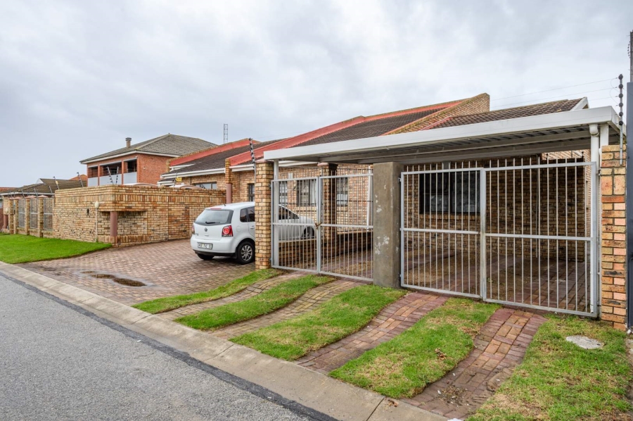 12 Bedroom Property for Sale in Summerstrand Eastern Cape